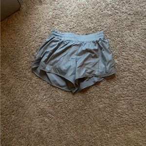 Lululemon hotty hots size (6) 4inch length